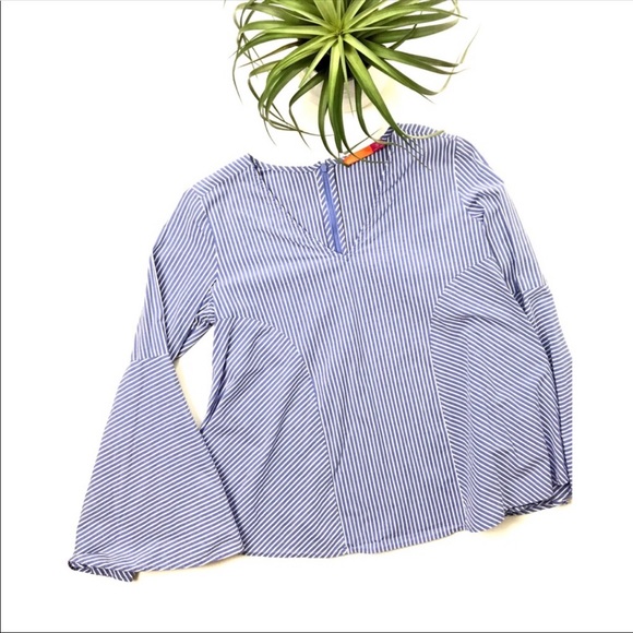 🥂[2/$30] Ava pinstripe bell sleeve striped top - Picture 3 of 6